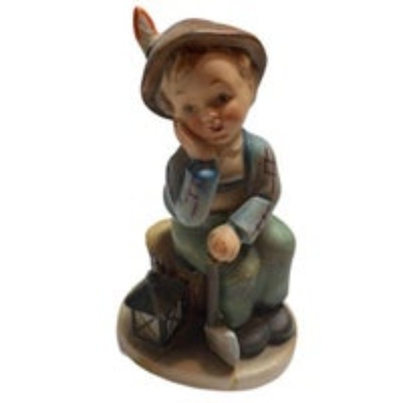 Vintage Napco Ceramic “Tired” Boy Sittin - Picture 1 of 3